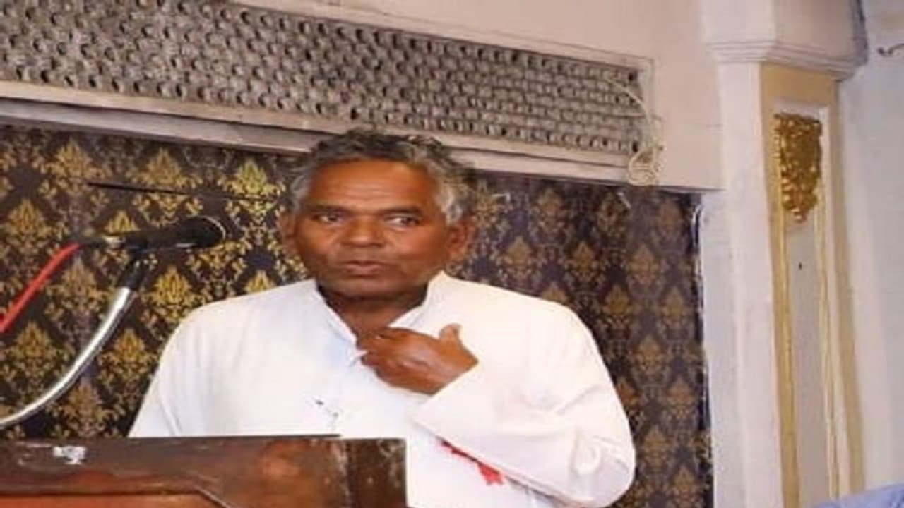 అలుపెరుగని అక్షర సేనాని సిహెచ్.మధు అలుపెరుగని అక్షర సేనాని సిహెచ్.మధు