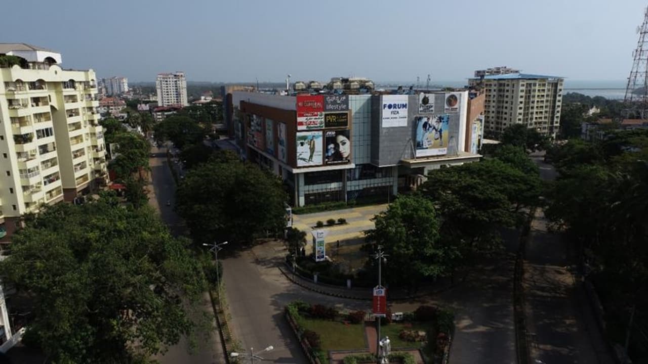 ಬೆಂಗಳೂರಿಗರನ್ನು ಬೆಚ್ಚಿ ಬೀಳಿಸಿದ ನಿಗೂಢ ಶಬ್ದ; ಹಲವರಿಗೆ ಭೂಕಂಪನದ ಅನುಭವ! ಬೆಂಗಳೂರಿಗರನ್ನು ಬೆಚ್ಚಿ ಬೀಳಿಸಿದ ನಿಗೂಢ ಶಬ್ದ; ಹಲವರಿಗೆ ಭೂಕಂಪನದ ಅನುಭವ!