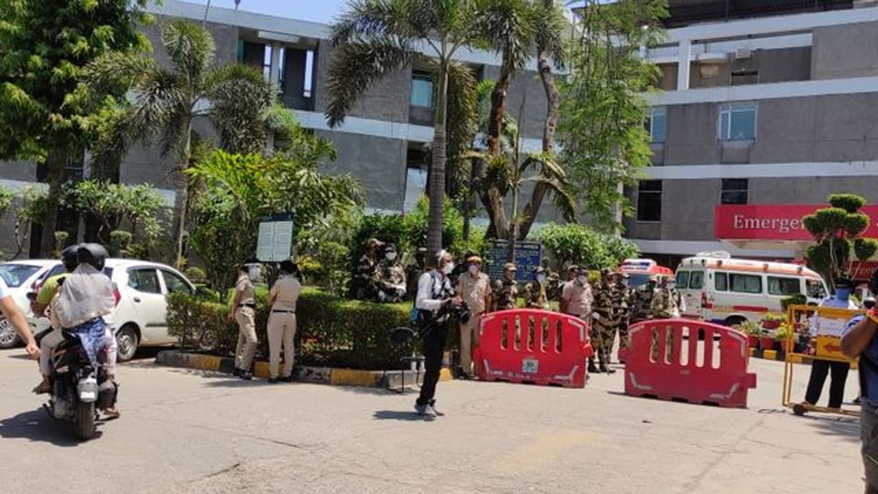 করোনায় আরও খারাপ দিকেই যাচ্ছে পরিস্থিতি, দেশের আরও কিছু জায়গায় হতে পারে লকডাউন করোনায় আরও খারাপ দিকেই যাচ্ছে পরিস্থিতি, দেশের আরও কিছু জায়গায় হতে পারে লকডাউন