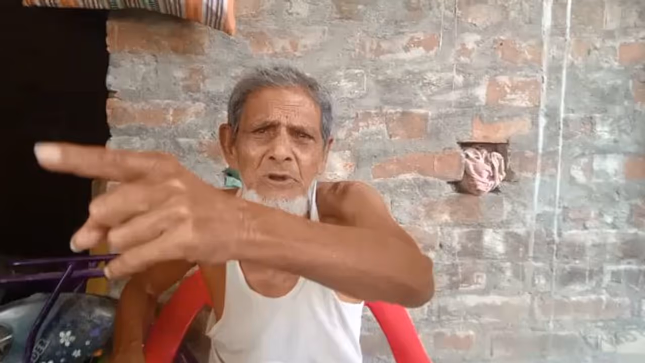 ভোটার তালিকায় 'মৃত' ভোটার, ভোটদানে বাধা দিলে বাহিনীর গুলি খেয়ে মরতেও রাজি ভোটার তালিকায় 'মৃত' ভোটার, ভোটদানে বাধা দিলে বাহিনীর গুলি খেয়ে মরতেও রাজি