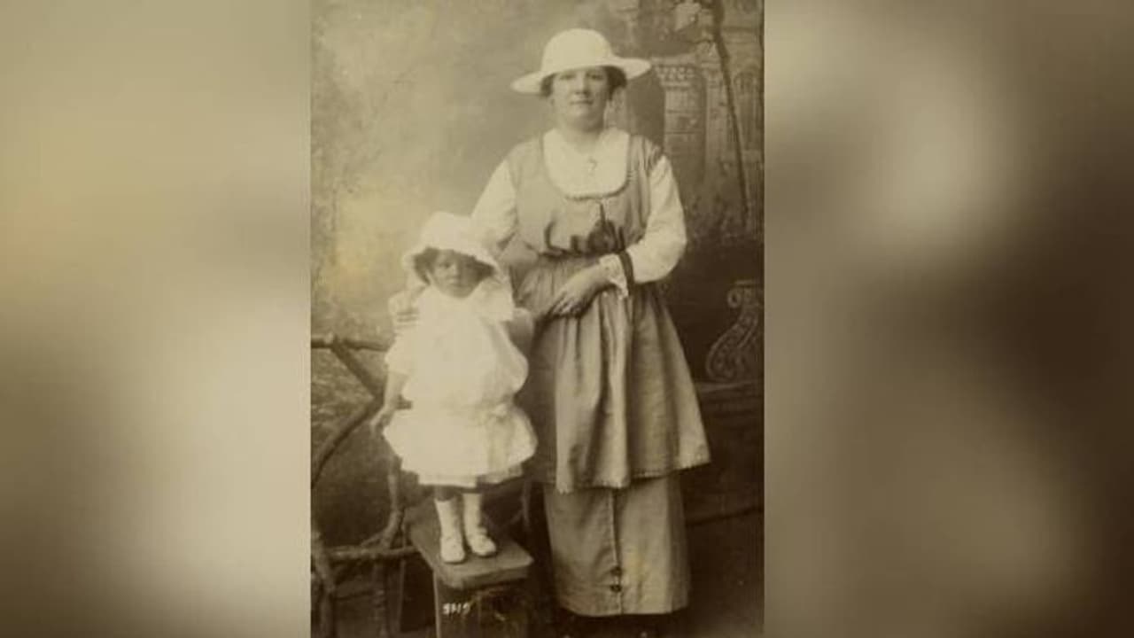 100 വർഷം പഴക്കമുള്ള ഈ ചിത്രങ്ങളിലുള്ളതാര്? അന്വേഷണവുമായി ചരിത്രകാരന്മാര്‍!