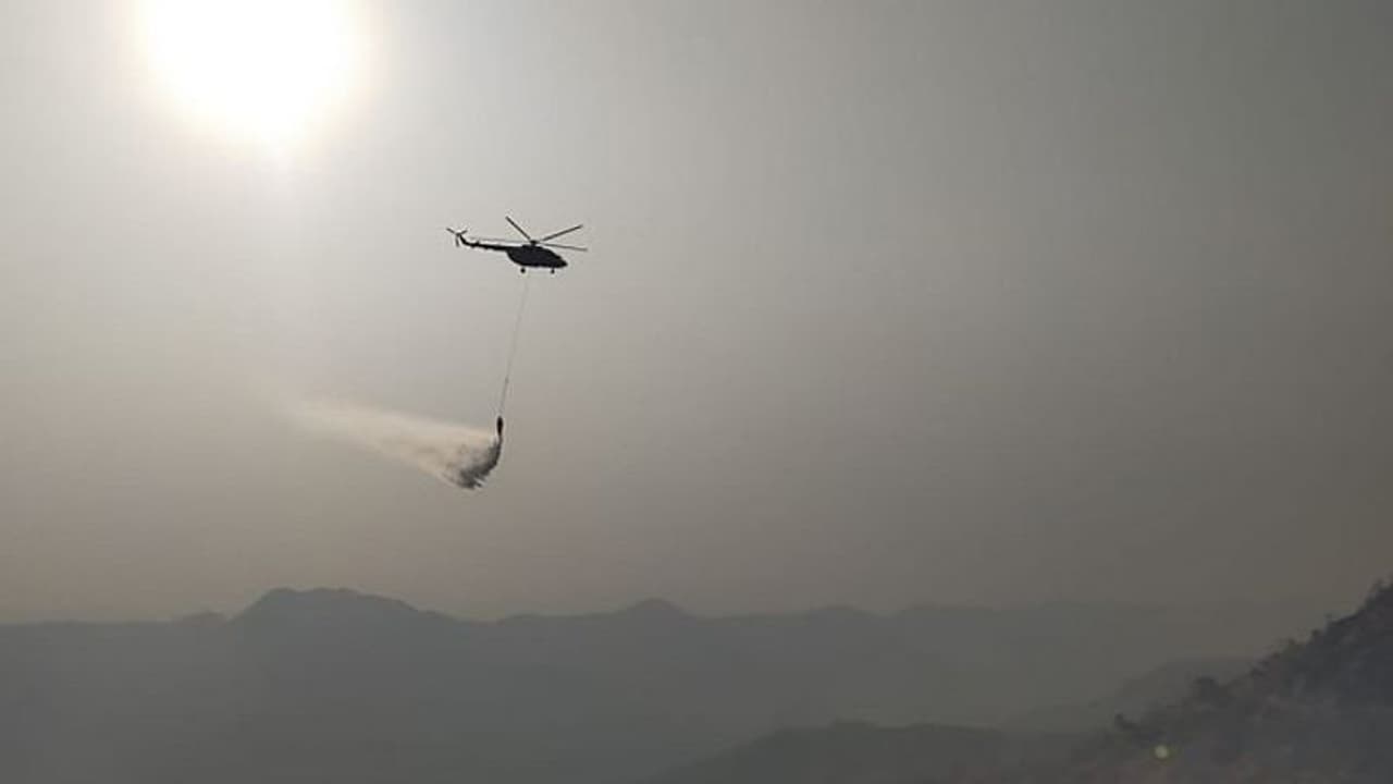 IAF, Assam Rifles battle massive forest fire in Mizoram