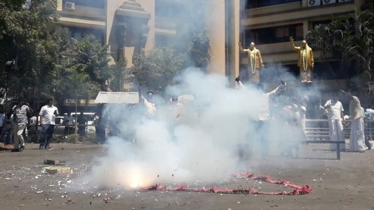 #BREAKING தமிழகத்தில் தேர்தல் வெற்றியை கொண்டாட தடை... தலைமை தேர்தல் ஆணையம் அதிரடி..! #BREAKING தமிழகத்தில் தேர்தல் வெற்றியை கொண்டாட தடை... தலைமை தேர்தல் ஆணையம் அதிரடி..!