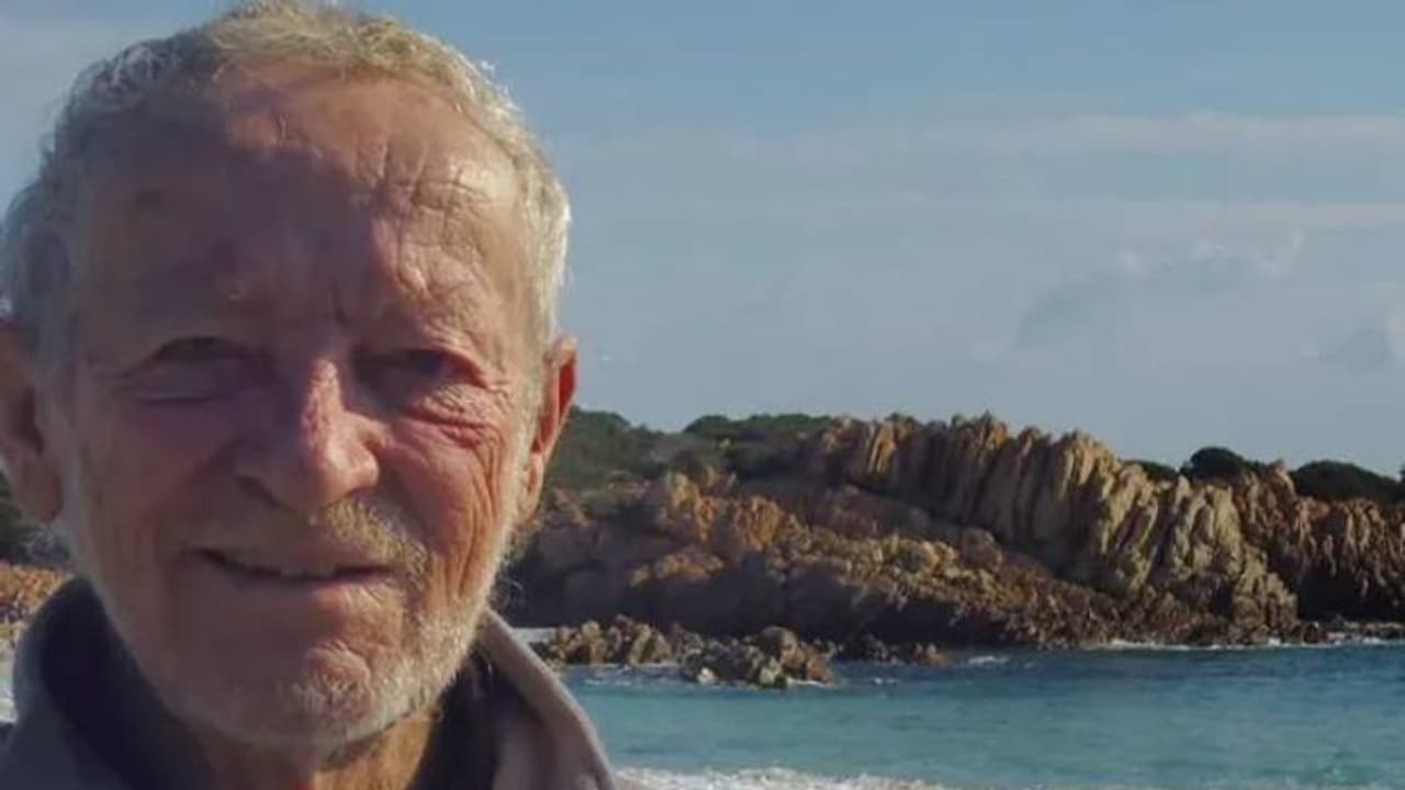 32 വർഷത്തെ ഏകാന്തവാസത്തിനൊടുവിൽ 'ഇറ്റലിയുടെ റോബിൻസൺ ക്രൂസോ' പുറത്തേക്ക്, നിരാശയും രോഷവും പ്രകടിപ്പിച്ച് ജനങ്ങൾ