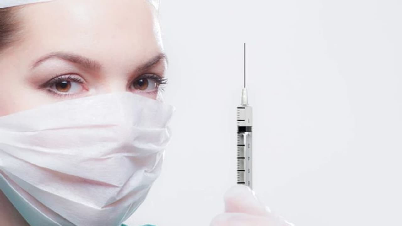 మే 1 నుంచి 18 ఏళ్లు నిండిన వారికి వ్యాక్షిన్: కోవిన్లో రిజిస్ట్రేషన్ ఎలాగంటే..? మే 1 నుంచి 18 ఏళ్లు నిండిన వారికి వ్యాక్షిన్: కోవిన్లో రిజిస్ట్రేషన్ ఎలాగంటే..?