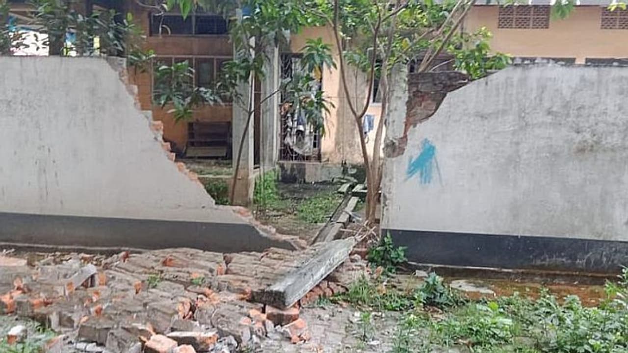 6.7 magnitude earthquake jolts Assam; tremors felt up to North Bengal 6.7 magnitude earthquake jolts Assam; tremors felt up to North Bengal