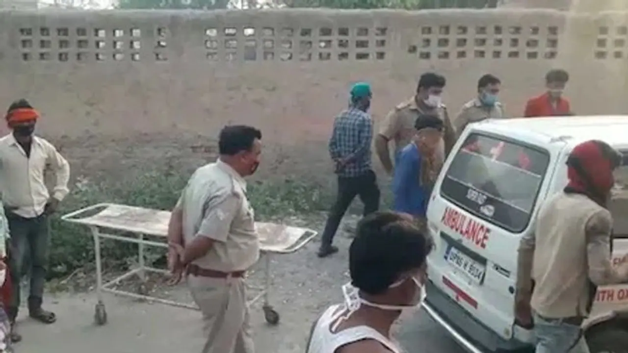 जहरीली शराब पीने से 5 लोगों की मौत, पूजा में प्रसाद के रूप में आंख बंद करके पी गए थे यह जहर जहरीली शराब पीने से 5 लोगों की मौत, पूजा में प्रसाद के रूप में आंख बंद करके पी गए थे यह जहर