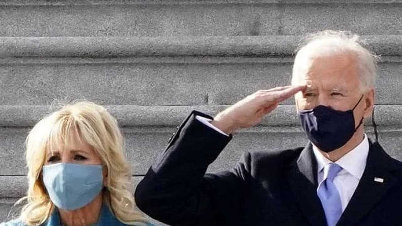 दुनिया के सबसे संक्रमित देश US का फैसला, जो वैक्सीन लगवा चुके हैं, वे बगैर मास्क घर से निकल सकेंगे दुनिया के सबसे संक्रमित देश US का फैसला, जो वैक्सीन लगवा चुके हैं, वे बगैर मास्क घर से निकल सकेंगे