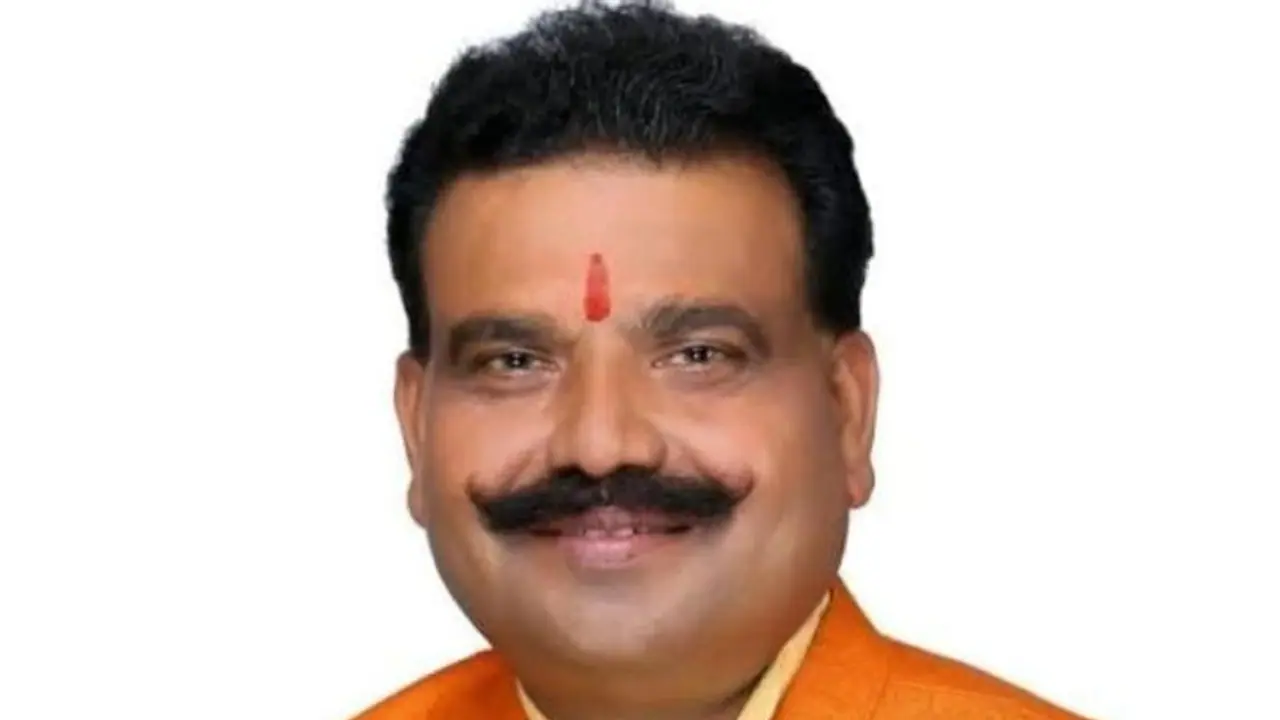 कोरोना ने छीनीं एक और नेता की सांसे: दूसरी लहर में यूपी से BJP के तीसरे विधायक की मौत कोरोना ने छीनीं एक और नेता की सांसे: दूसरी लहर में यूपी से BJP के तीसरे विधायक की मौत