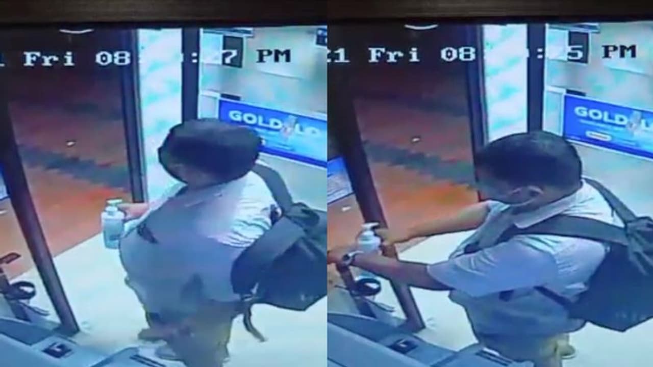 എടിഎമ്മുകളില്‍ സാനിറ്റൈസര്‍ മോഷണം വ്യാപകം; സാനിറ്റൈസര്‍ വെച്ച ഉടന്‍ അടിച്ചുമാറ്റുന്നെന്ന് ജീവനക്കാര്‍