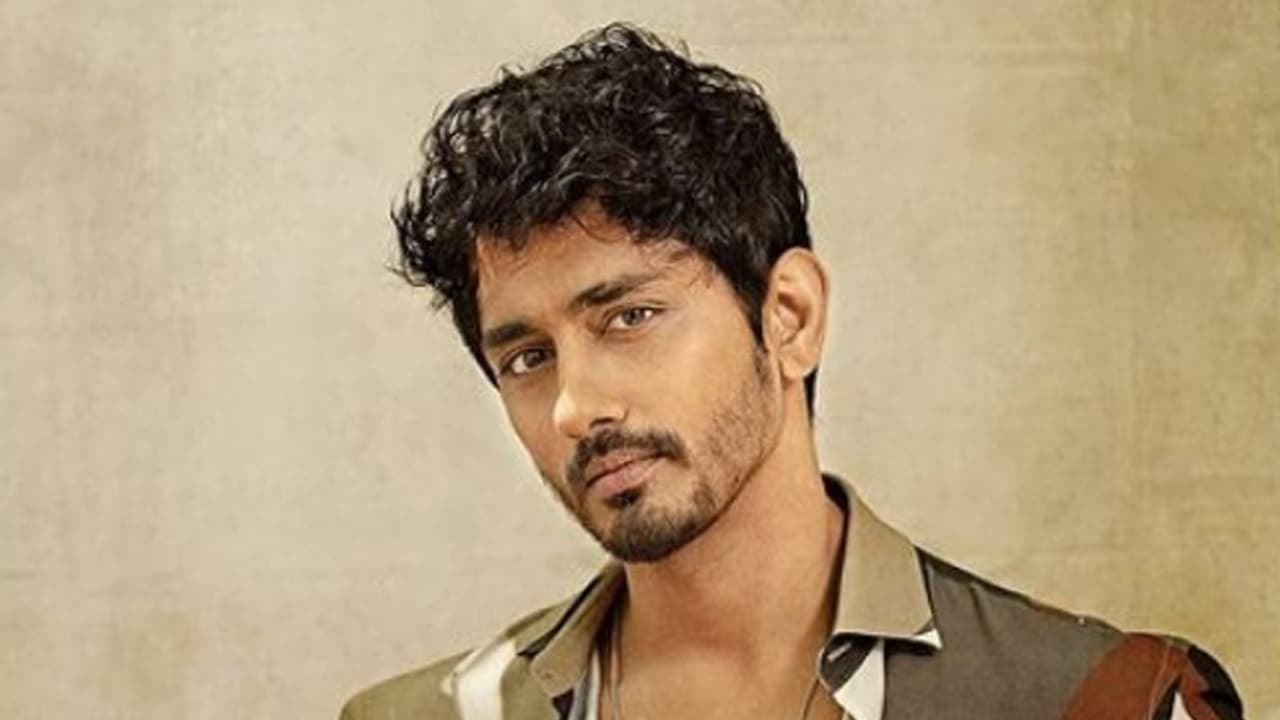 தீவிரவாத செயலை தூண்டும் சித்தார்த்... பாஜக சார்பில் பரபரப்பு புகார்! தீவிரவாத செயலை தூண்டும் சித்தார்த்... பாஜக சார்பில் பரபரப்பு புகார்!