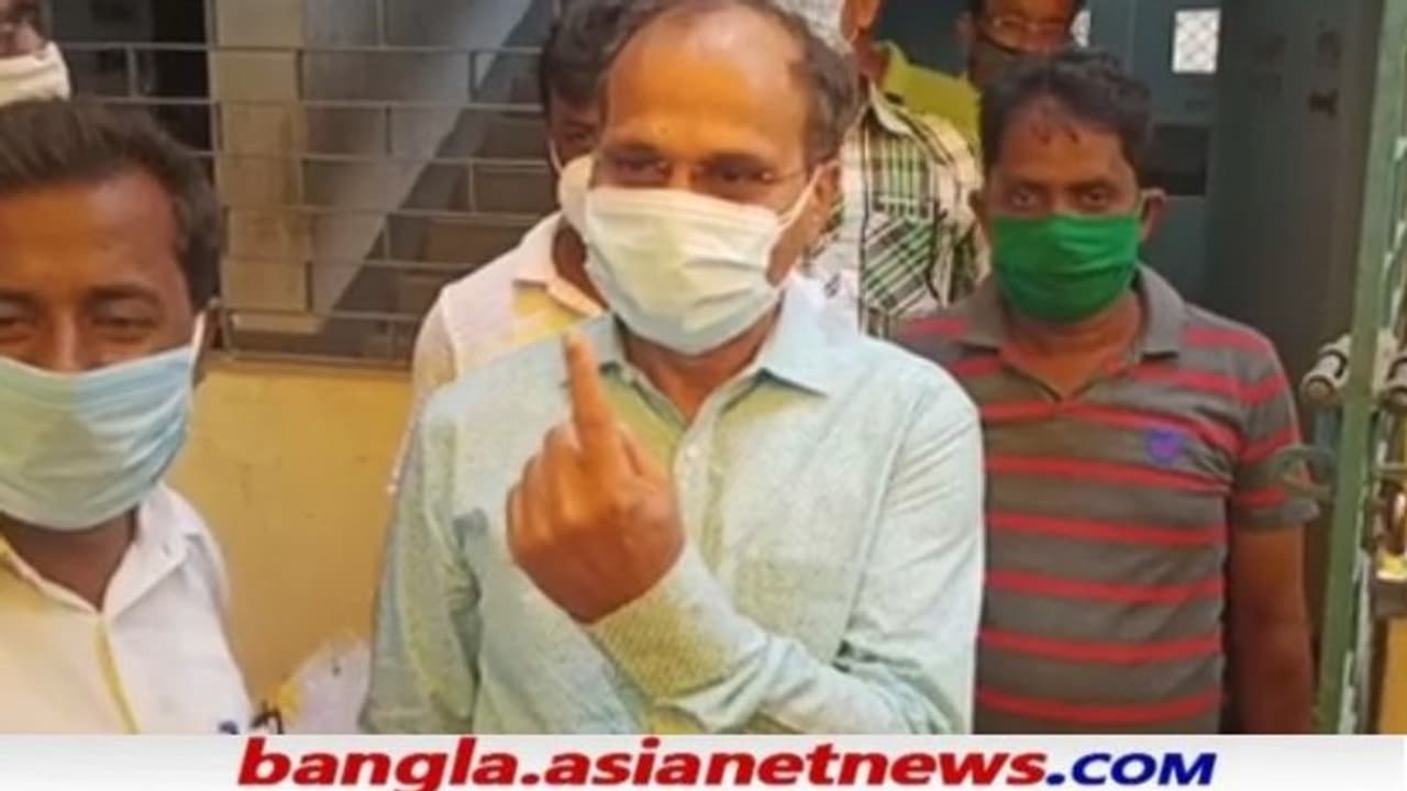 'ফ্রিজ দেব টিভি দেব', TMC র বিরুদ্ধে ভোটারদের প্রভাবিত করার অভিযোগ অধীরের 'ফ্রিজ দেব টিভি দেব', TMC র বিরুদ্ধে ভোটারদের প্রভাবিত করার অভিযোগ অধীরের