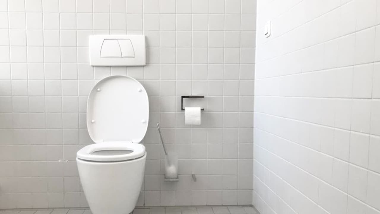 45 मिनट तक रेस्टोरेंट के बॉथरूम में था पति, गुस्से में पत्नी ने किया ऐसा काम, वायरल हो गई पोस्ट 45 मिनट तक रेस्टोरेंट के बॉथरूम में था पति, गुस्से में पत्नी ने किया ऐसा काम, वायरल हो गई पोस्ट