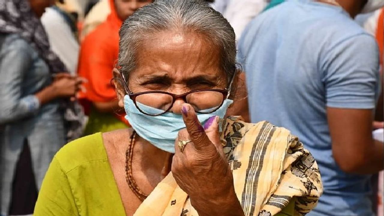 অসমে সরকার গড়ছে কে, হবে কি বিজেপি র সরকার না কংগ্রেস আসবে ক্ষমতায়, ইন্ডিয়া টুডের বুথ ফেরত সমীক্ষা অসমে সরকার গড়ছে কে, হবে কি বিজেপি র সরকার না কংগ্রেস আসবে ক্ষমতায়, ইন্ডিয়া টুডের বুথ ফেরত সমীক্ষা