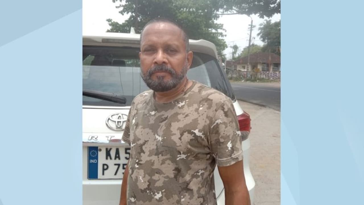 പാലക്കാട് വ്യവസായിയെ വെട്ടിക്കൊന്നു; മൂന്ന് പേര് കസ്റ്റഡിയില് പാലക്കാട് വ്യവസായിയെ വെട്ടിക്കൊന്നു; മൂന്ന് പേര് കസ്റ്റഡിയില്