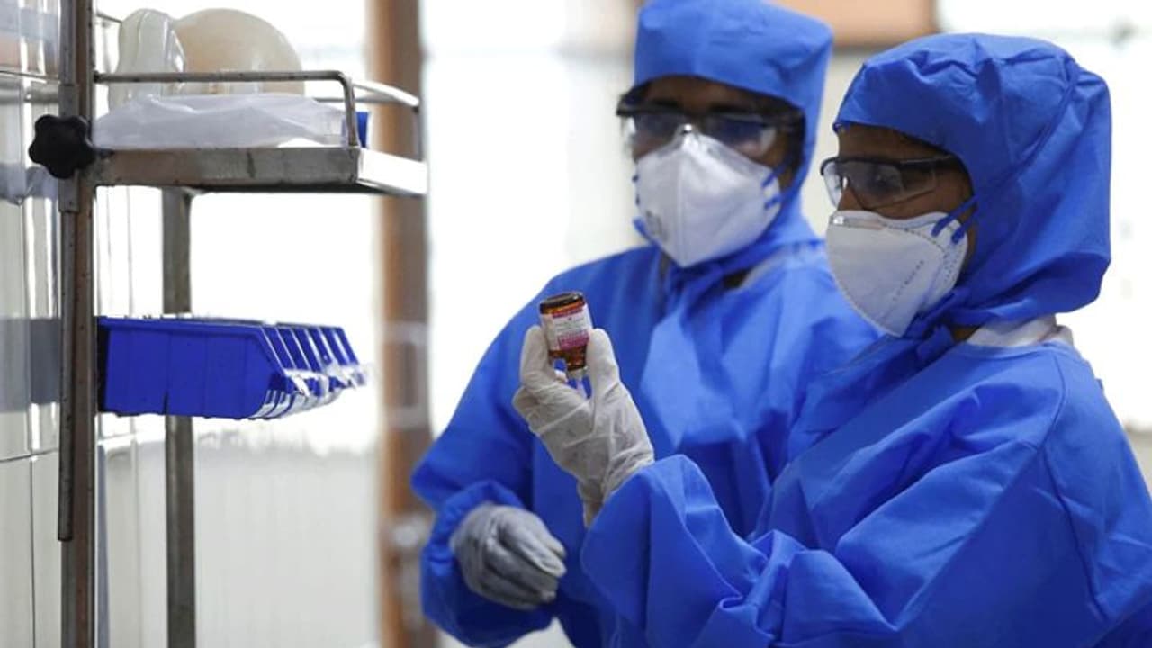 నోటితో ఊపిరి: తల్లిని కాపాడుకొనేందుకు బిడ్డల పోరాటం.. కానీ...