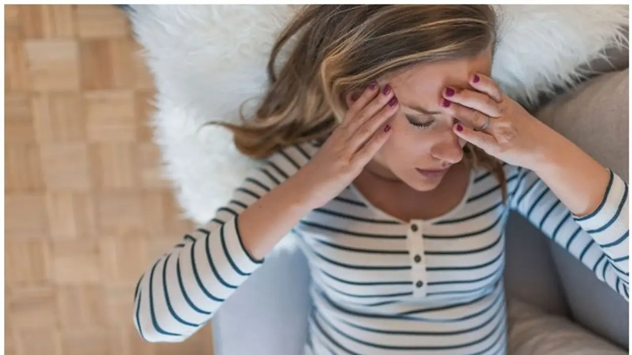 പിരീഡ്സിന് മുമ്പുള്ള തലവേദന; അറിയാം ചില കാര്യങ്ങൾ പിരീഡ്സിന് മുമ്പുള്ള തലവേദന; അറിയാം ചില കാര്യങ്ങൾ