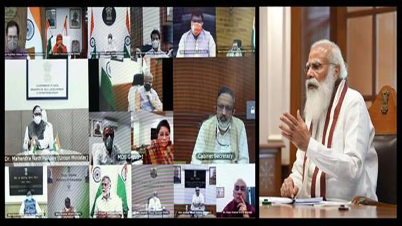 मंत्रिपरिषद की मीटिंग में पीएम मोदी ने कहा क्षेत्र में रहें मंत्री, जनता के संपर्क में रहकर मदद करें मंत्रिपरिषद की मीटिंग में पीएम मोदी ने कहा क्षेत्र में रहें मंत्री, जनता के संपर्क में रहकर मदद करें