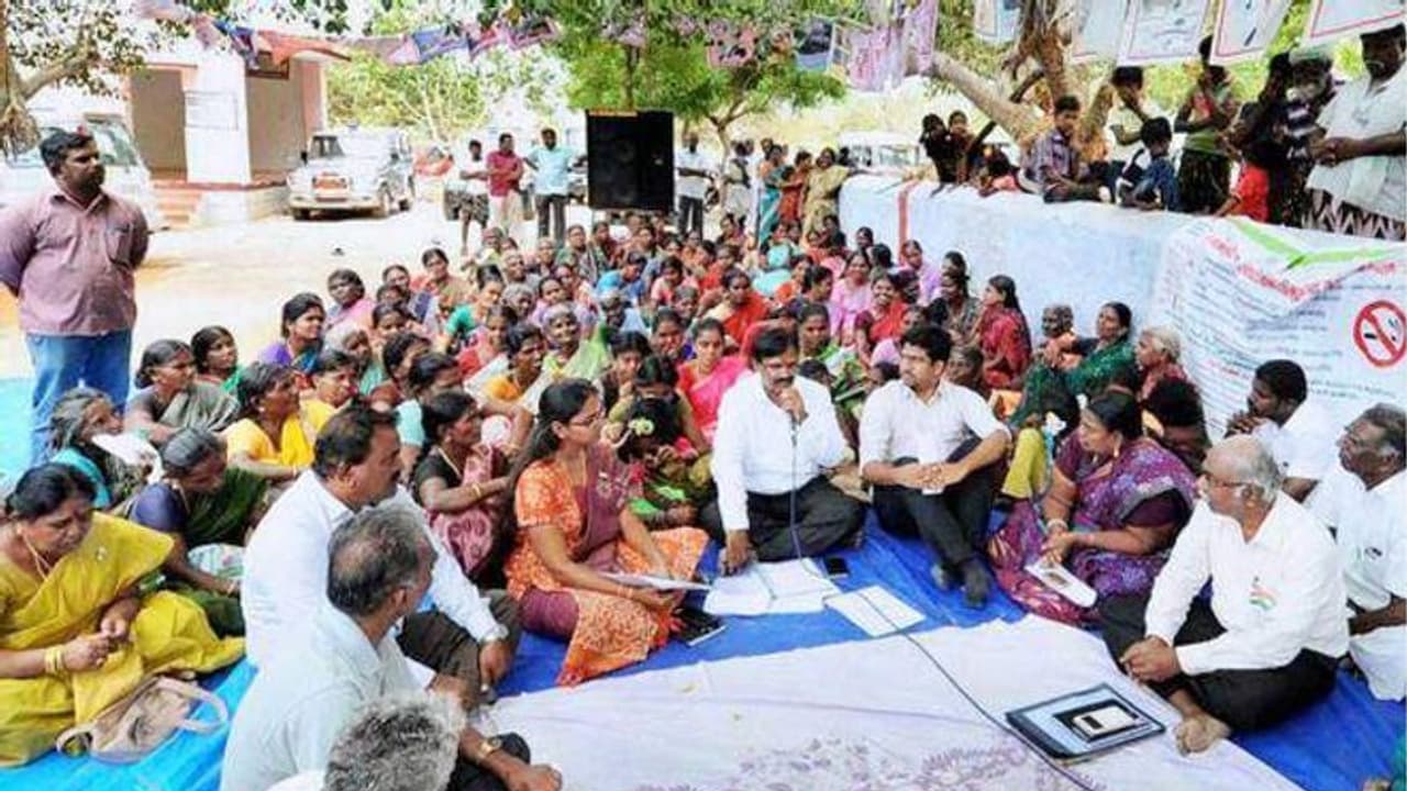 வேகமெடுக்கும் கொரோனா... ஜன.26 அன்று நடைபெற இருந்த கிராம சபை கூட்டம் ரத்து!! வேகமெடுக்கும் கொரோனா... ஜன.26 அன்று நடைபெற இருந்த கிராம சபை கூட்டம் ரத்து!!