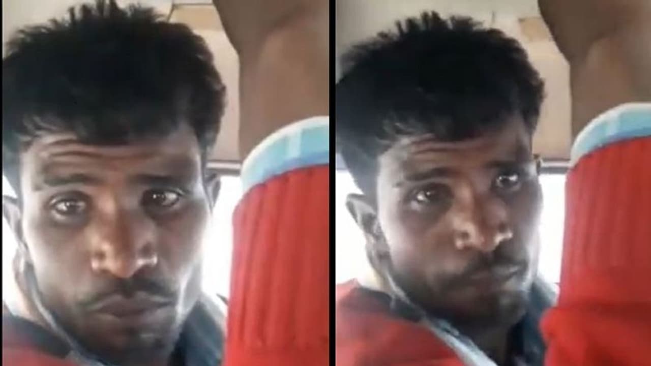 ವರದಕ್ಷಿಣೆಯಾಗಿ ಬಂದ ರೈಲನ್ನು ಪಾರ್ಕಿಂಗ್ ಇಲ್ಲ ಎಂದು ನಿರಾಕರಿಸಿದ ವರ; ವಿಡಿಯೋ ವೈರಲ್! ವರದಕ್ಷಿಣೆಯಾಗಿ ಬಂದ ರೈಲನ್ನು ಪಾರ್ಕಿಂಗ್ ಇಲ್ಲ ಎಂದು ನಿರಾಕರಿಸಿದ ವರ; ವಿಡಿಯೋ ವೈರಲ್!