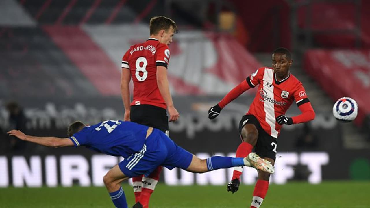 ഇംഗ്ലീഷ് പ്രീമിയർ ലീഗ്: ലെസ്റ്റർ സിറ്റിക്ക് സമനിലക്കുരുക്ക് ഇംഗ്ലീഷ് പ്രീമിയർ ലീഗ്: ലെസ്റ്റർ സിറ്റിക്ക് സമനിലക്കുരുക്ക്