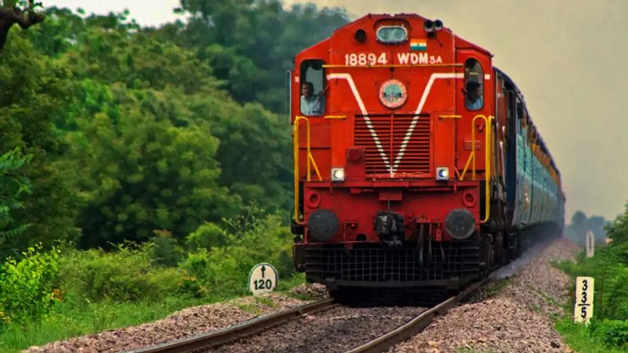 ട്രെയിന്‍ തട്ടി മരിച്ചയാളുടെ മൃതദേഹം എന്‍ജിനില്‍ കുടുങ്ങി; ഇതറിയാതെ താണ്ടിയത് കിലോമീറ്ററുകള്‍