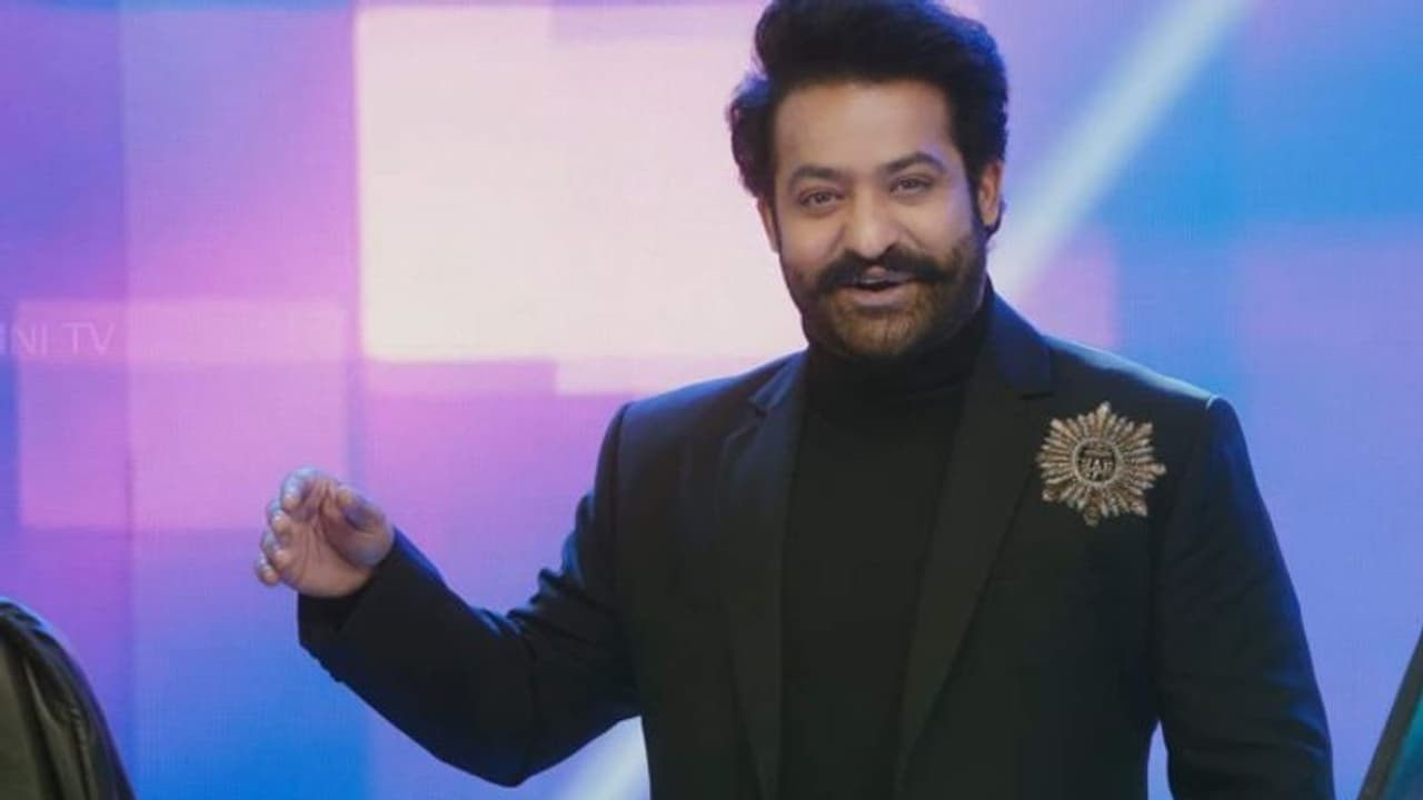 ఫ్యాన్స్ ని మళ్లీ డిజప్పాయింట్ చేస్తున్న ఎన్టీఆర్ ? ఫ్యాన్స్ ని మళ్లీ డిజప్పాయింట్ చేస్తున్న ఎన్టీఆర్ ?