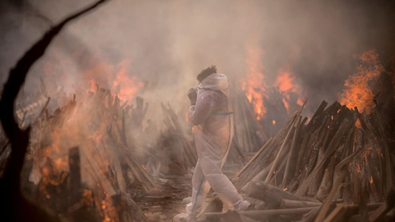 కరోనాకి కొడుకు బలి... అది చూసి తట్టుకోలేక..! కరోనాకి కొడుకు బలి... అది చూసి తట్టుకోలేక..!