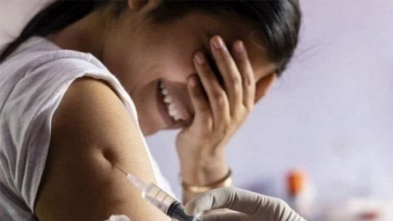 ಯಾರೆಲ್ಲಾ ಲಸಿಕೆ ಪಡೆಯೋದು ಡೇಂಜರ್? ಯಾರೆಲ್ಲಾ ಲಸಿಕೆ ಪಡೆಯೋದು ಡೇಂಜರ್?