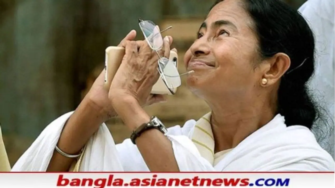 রাজ্যে মন্ত্রী তালিকায় কে কে পাচ্ছেন ঠাঁই, মমতার শপথ নিতেই মন্ত্রিত্ব নিয়ে জোর টক্কর রাজ্যে মন্ত্রী তালিকায় কে কে পাচ্ছেন ঠাঁই, মমতার শপথ নিতেই মন্ত্রিত্ব নিয়ে জোর টক্কর