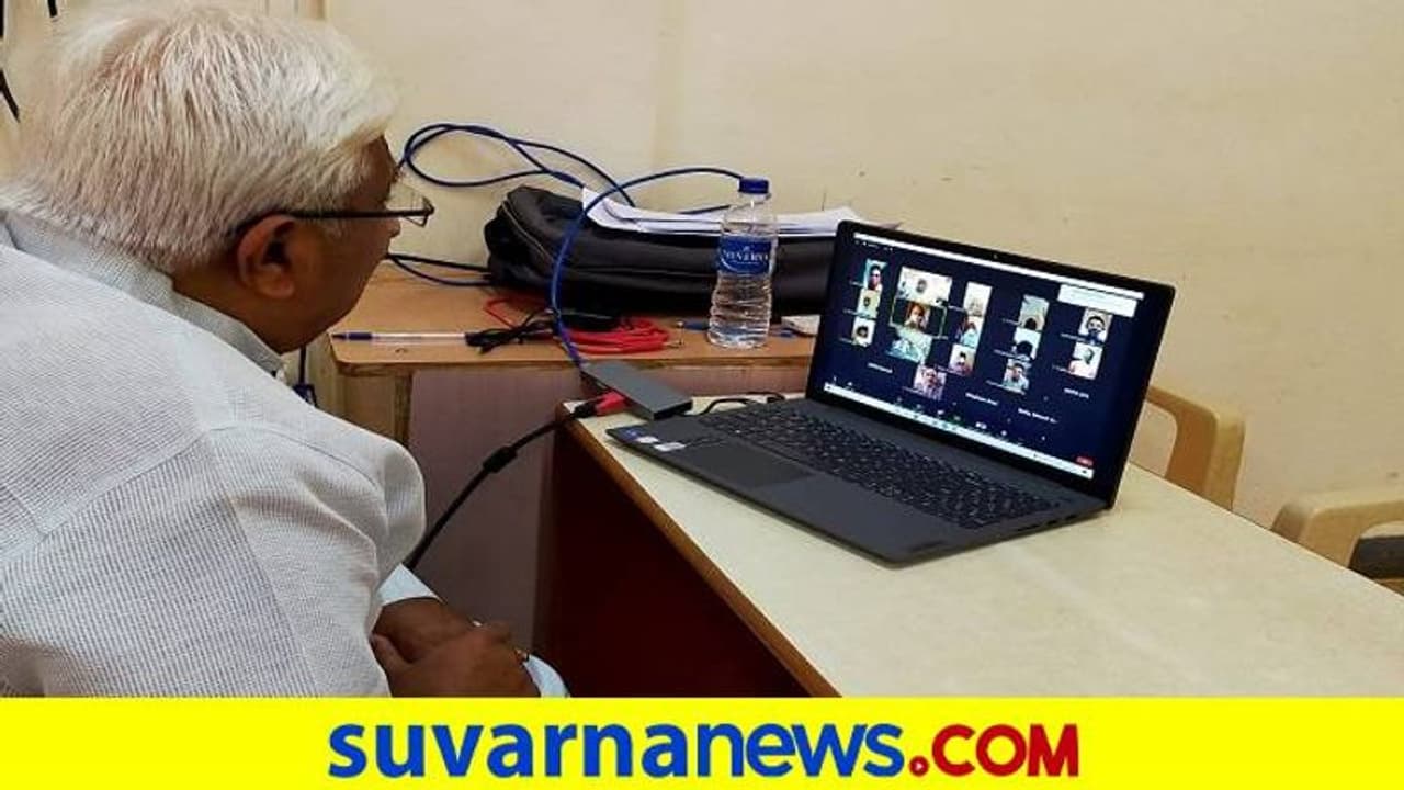 ಉಗುರು ಬೆಚ್ಚನ್ ನೀರ್ ಕುಡೀರಿ, ಹೆದ್ರಬ್ಯಾಡ್ರಿ: ಸೋಂಕಿತರಿಗೆ ಧೈರ್ಯ ತುಂಬಿದ HK ಪಾಟೀಲ್ ಉಗುರು ಬೆಚ್ಚನ್ ನೀರ್ ಕುಡೀರಿ, ಹೆದ್ರಬ್ಯಾಡ್ರಿ: ಸೋಂಕಿತರಿಗೆ ಧೈರ್ಯ ತುಂಬಿದ HK ಪಾಟೀಲ್