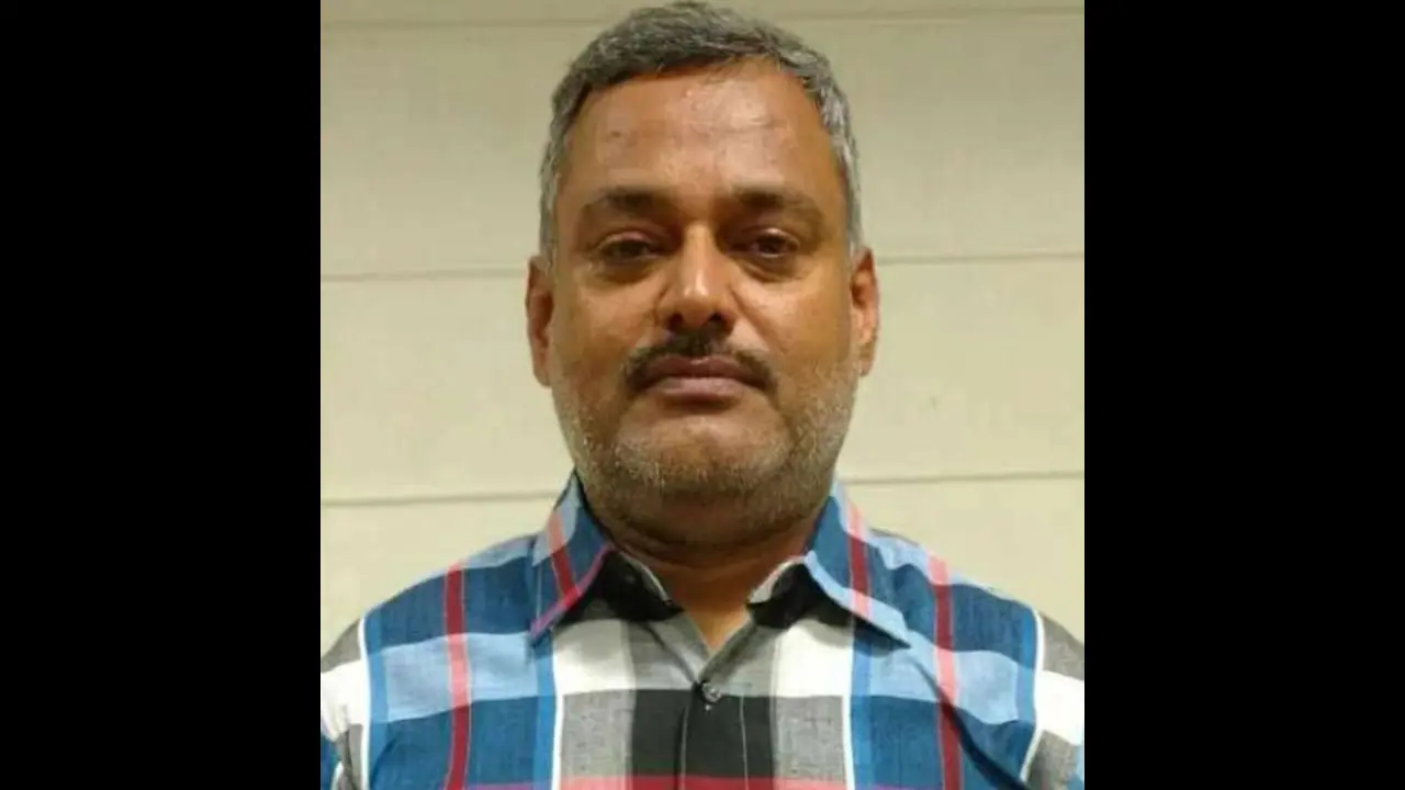 विकास दुबे के रिश्तेदार ने ब्लॉक प्रमुख के भतीजे को मारी गोली, ग्रामीणों ने जमकर की आरोपितों की पिटाई विकास दुबे के रिश्तेदार ने ब्लॉक प्रमुख के भतीजे को मारी गोली, ग्रामीणों ने जमकर की आरोपितों की पिटाई