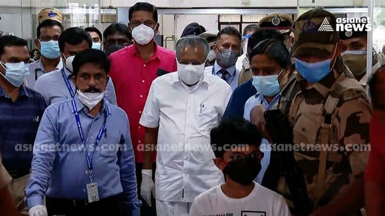 ക്യാപ്റ്റന്റെ ടീമിൽ ആരൊക്കെ ? നാളെ മുതൽ തന്നെ എൽഡിഎഫിൽ ഉഭയകക്ഷി ചർച്ചകൾ ക്യാപ്റ്റന്റെ ടീമിൽ ആരൊക്കെ ? നാളെ മുതൽ തന്നെ എൽഡിഎഫിൽ ഉഭയകക്ഷി ചർച്ചകൾ