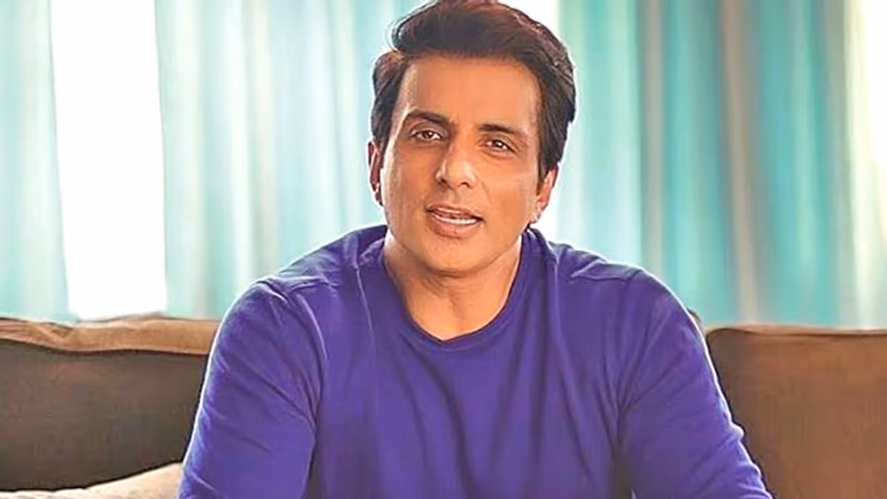 രാത്രിയിൽ ഓക്സിജനില്ലെന്ന ഫോൺവിളി; എത്തിച്ചത് 15 സിലിണ്ടർ, 22 രോഗികളുടെ ജീവന്‍ രക്ഷിച്ച് സോനു സൂദ്