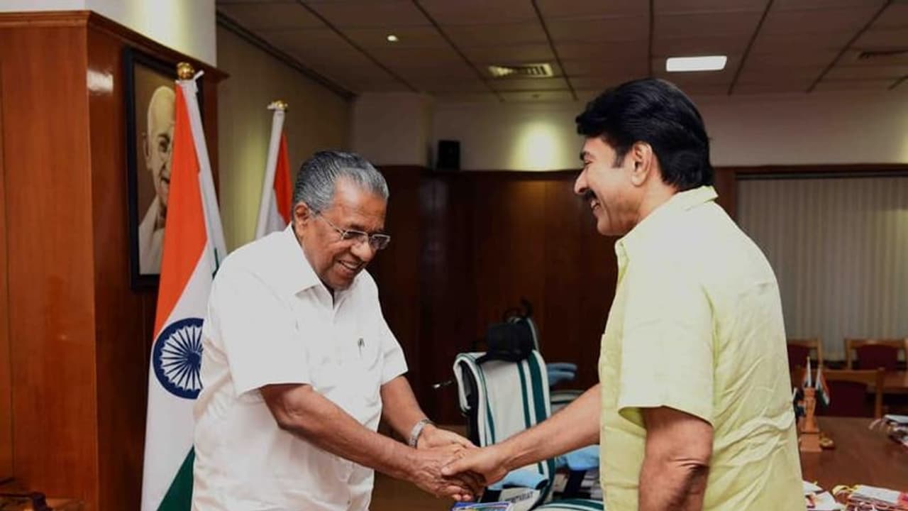 പിണറായി വിജയന് അഭിനന്ദനങ്ങളുമായി മമ്മൂട്ടി പിണറായി വിജയന് അഭിനന്ദനങ്ങളുമായി മമ്മൂട്ടി