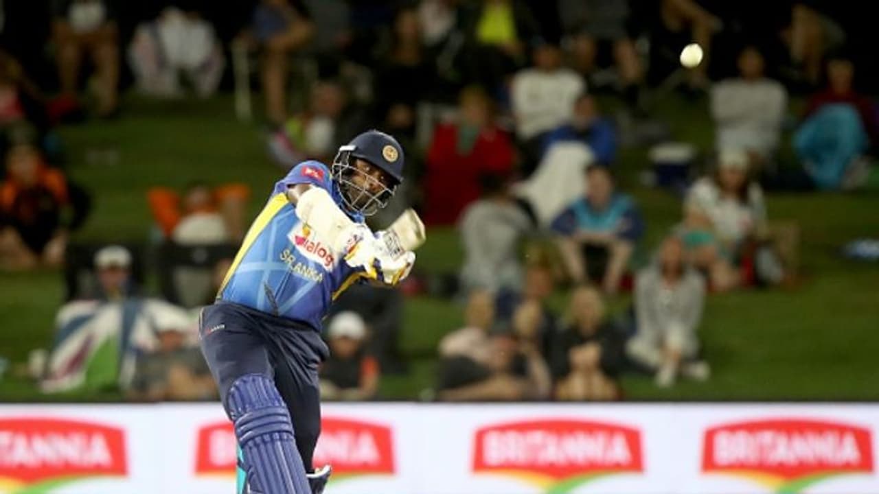 ലങ്കന് ഓള്റൗണ്ടര് തിസാര പെരേര വിരമിച്ചു; പാഡഴിക്കുന്നത് 32 ാം വയസില്! ലങ്കന് ഓള്റൗണ്ടര് തിസാര പെരേര വിരമിച്ചു; പാഡഴിക്കുന്നത് 32 ാം വയസില്!