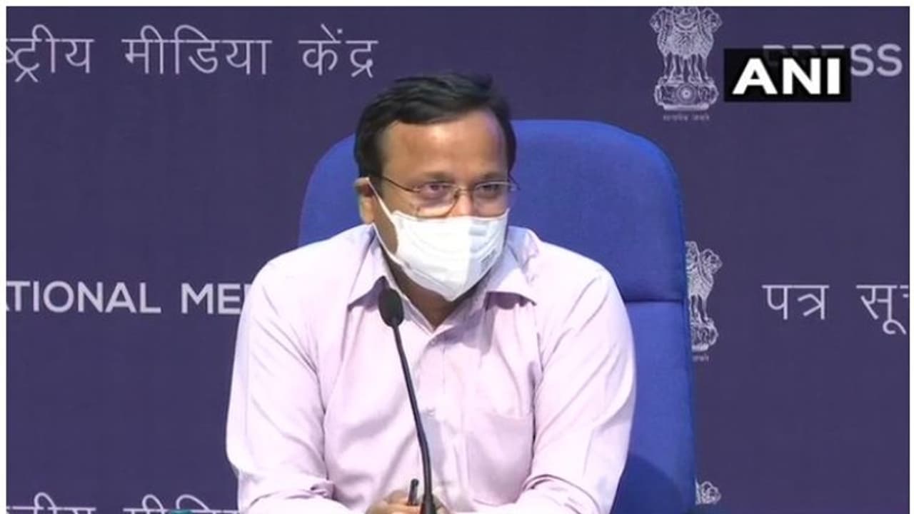 കൊവിഡ്: കേരളം നിയന്ത്രണങ്ങൾ കടുപ്പിക്കണം; അതീവ ജാഗ്രത പാലിക്കണമെന്നും കേന്ദ്രസർക്കാർ കൊവിഡ്: കേരളം നിയന്ത്രണങ്ങൾ കടുപ്പിക്കണം; അതീവ ജാഗ്രത പാലിക്കണമെന്നും കേന്ദ്രസർക്കാർ