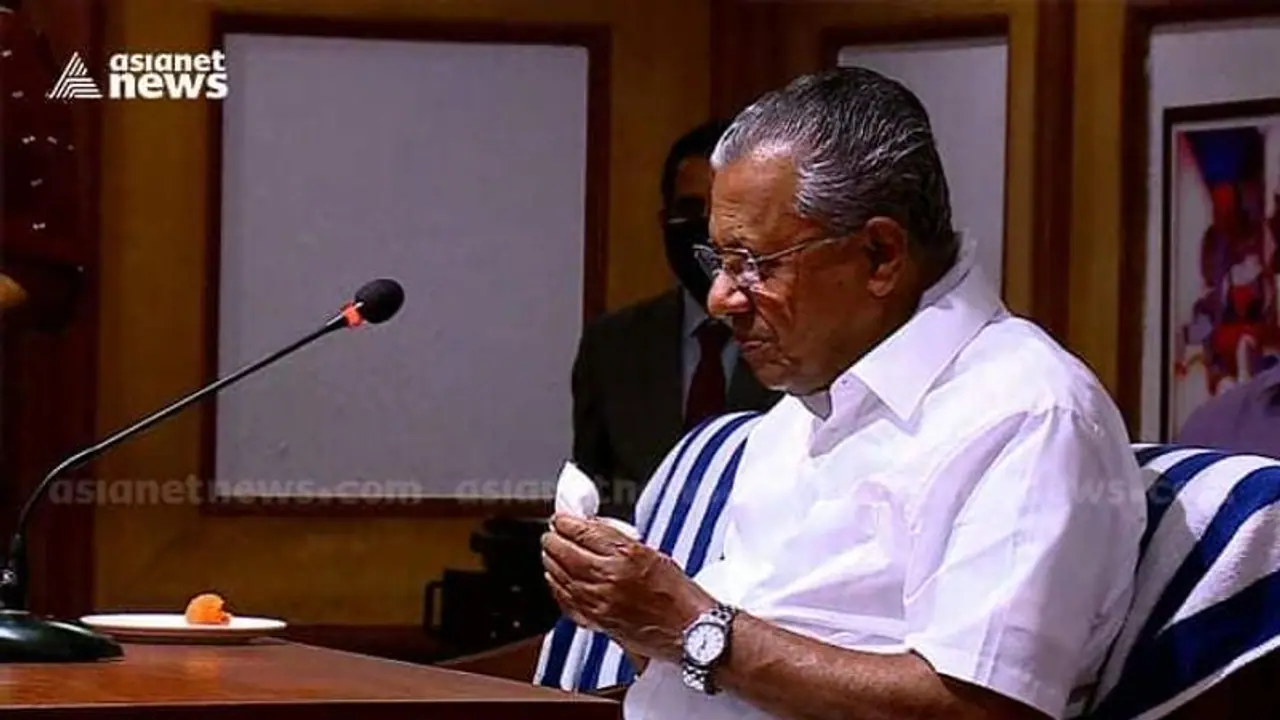 സർക്കാർ സ്വകാര്യ ഓഫീസുകൾക്കും നിയന്ത്രണം, 25% ജീവനക്കാര് മാത്രം മതി, ചൊവ്വാഴ്ച മുതൽ 'മിനിലോക്ക്ഡൗൺ' സർക്കാർ സ്വകാര്യ ഓഫീസുകൾക്കും നിയന്ത്രണം, 25% ജീവനക്കാര് മാത്രം മതി, ചൊവ്വാഴ്ച മുതൽ 'മിനിലോക്ക്ഡൗൺ'