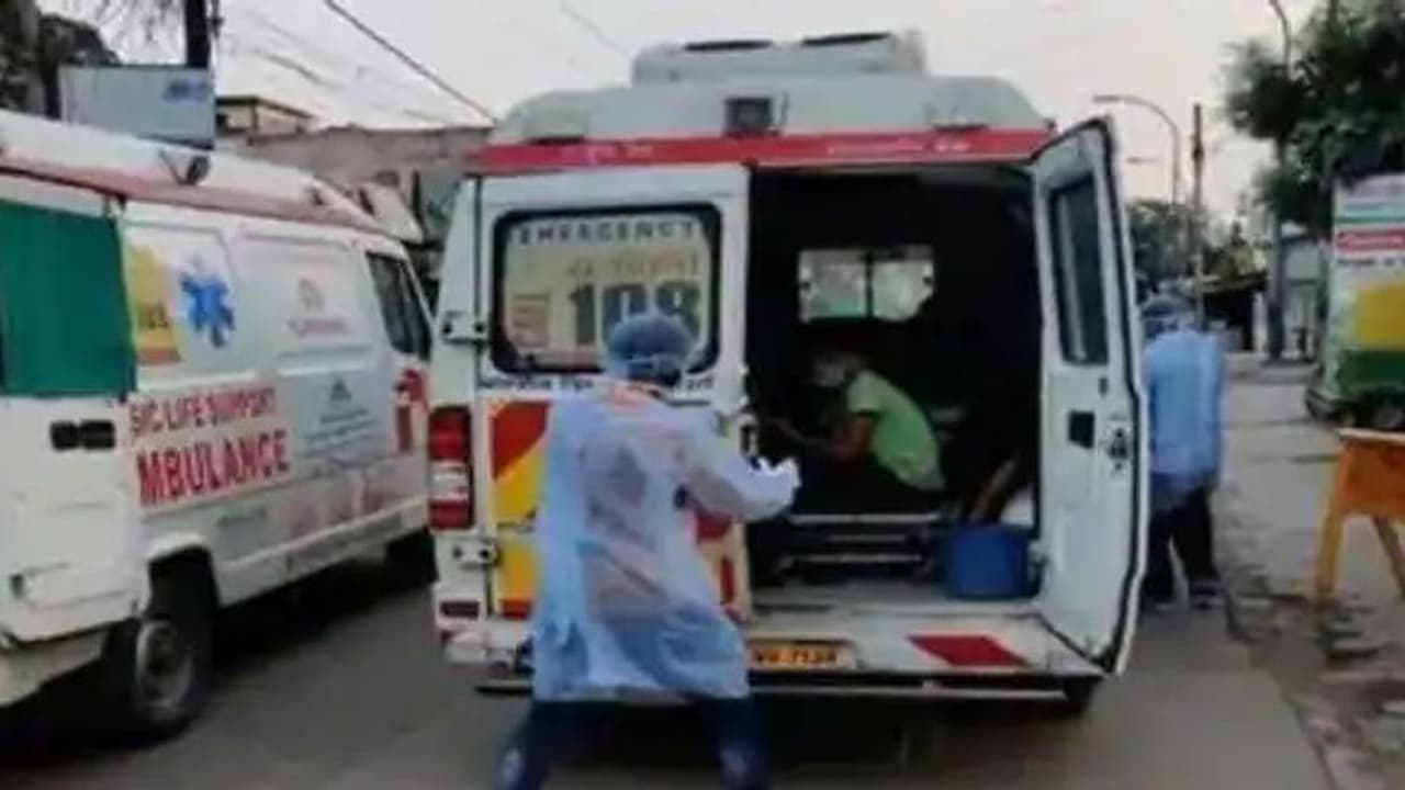 బెల్లంపల్లిలో కరోనా మృత్యుఘోష: 36 గంటల్లో 11 మంది మృతి బెల్లంపల్లిలో కరోనా మృత్యుఘోష: 36 గంటల్లో 11 మంది మృతి