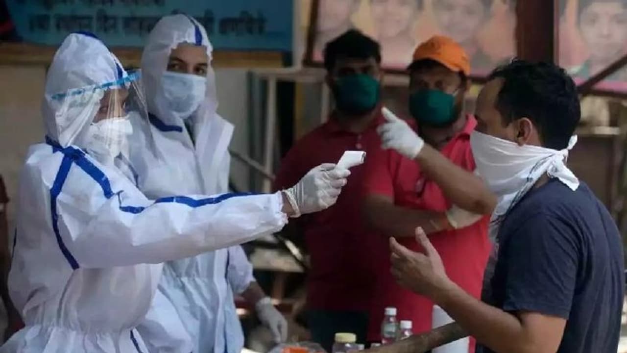 পঞ্চায়েত ভোটের পর উত্তর প্রদেশে এক মাসে করোনা কেস বেড়েছে ১২০%