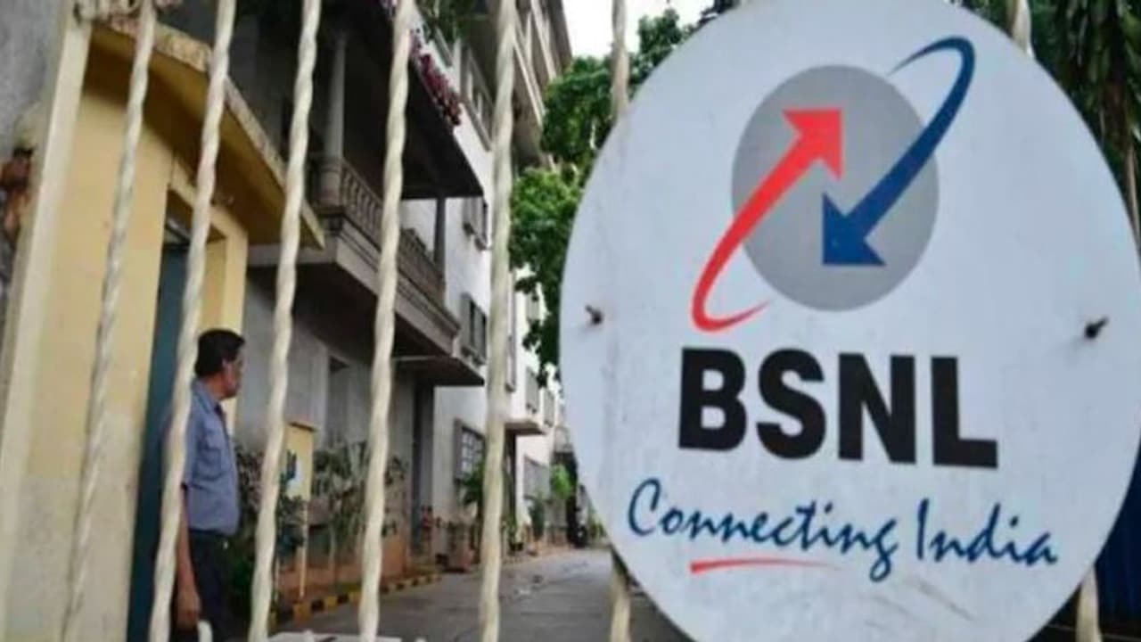 BSNL Broadband: ಅಗ್ಗದ ದರದಲ್ಲಿ ಡಿಸ್ನಿ+ ಹಾಟ್ಸ್ಟಾರ್ ಪ್ರೀಮಿಯಂ: ಇಲ್ಲಿದೆ ಎಲ್ಲಾ ಪ್ಯಾಕ್ ಡಿಟೇಲ್ಸ್! BSNL Broadband: ಅಗ್ಗದ ದರದಲ್ಲಿ ಡಿಸ್ನಿ+ ಹಾಟ್ಸ್ಟಾರ್ ಪ್ರೀಮಿಯಂ: ಇಲ್ಲಿದೆ ಎಲ್ಲಾ ಪ್ಯಾಕ್ ಡಿಟೇಲ್ಸ್!