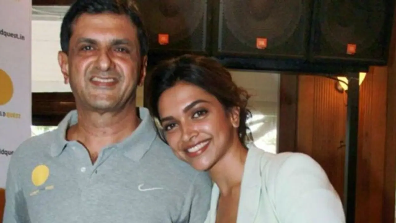 దీపికా ఫ్యామిలీకి కరోనా.. ఆసుపత్రిలో తండ్రి ప్రకాష్‌ పదుకొనెకి చికిత్స