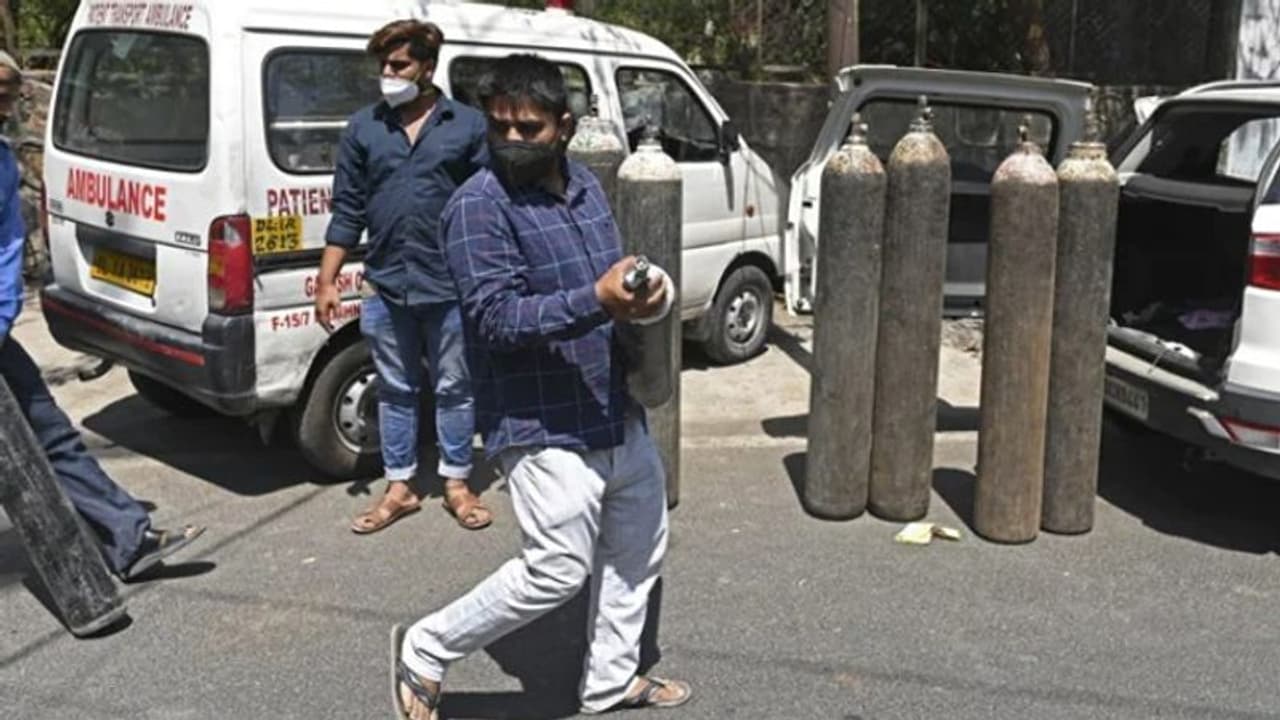 অক্সিজেনের অভাবে করোনা রোগির মৃত্যু 'গণহত্যা'র সামিল, তীব্র ভর্ৎসনা হাইকোর্টের