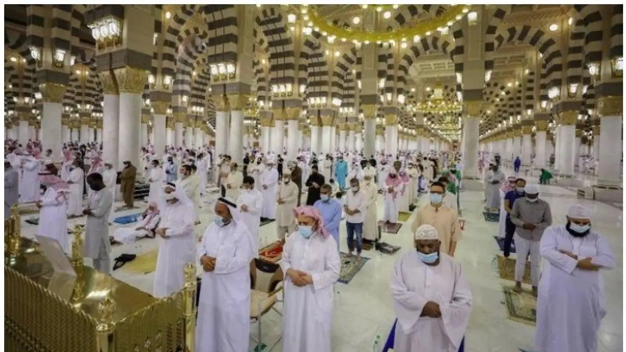 ഭക്തിനിര്ഭരം; റമദാന് അവസാന പത്തില് മദീന പള്ളി 24 മണിക്കൂറും തുറന്നു ഭക്തിനിര്ഭരം; റമദാന് അവസാന പത്തില് മദീന പള്ളി 24 മണിക്കൂറും തുറന്നു