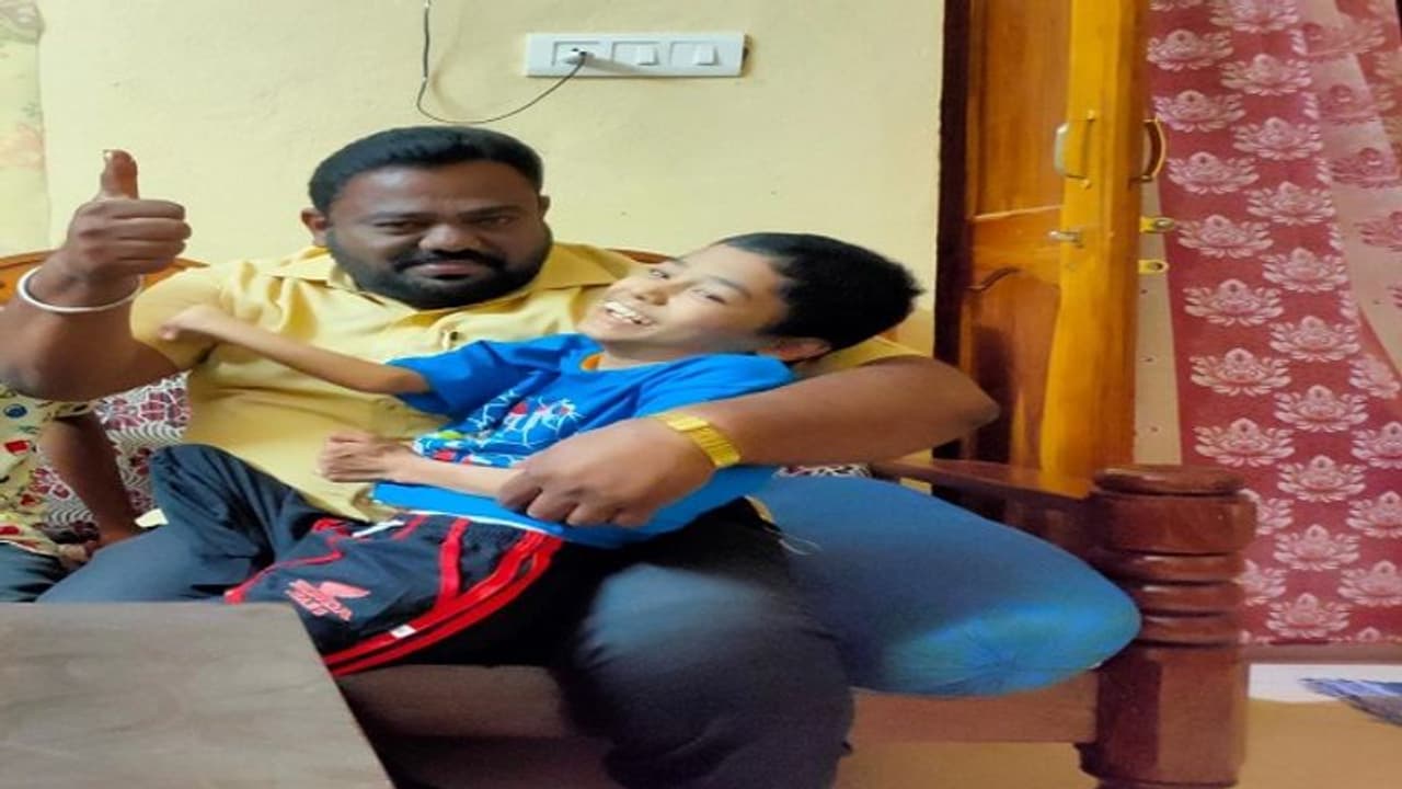 కరోనా విషాదం: వేములవాడలో తండ్రీకొడుకులు మృతి కరోనా విషాదం: వేములవాడలో తండ్రీకొడుకులు మృతి