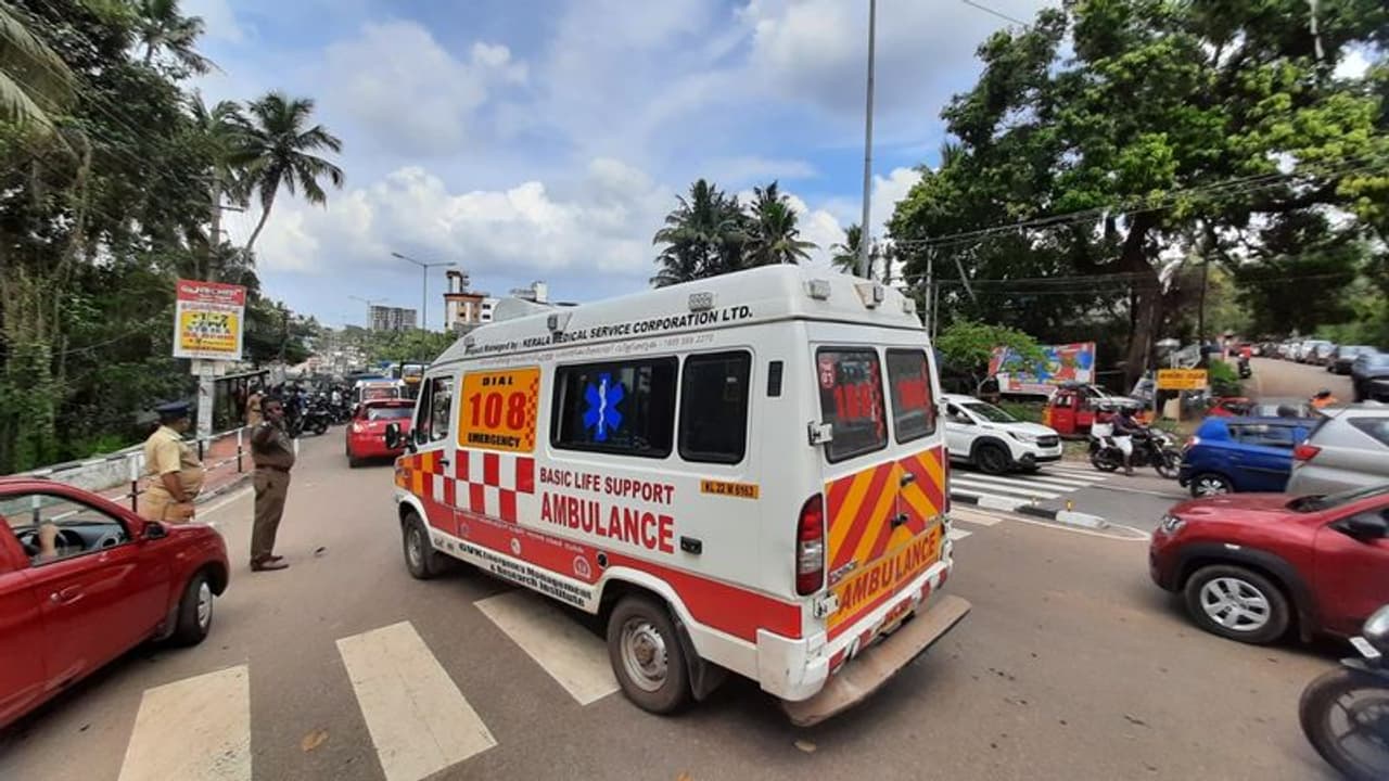 कोविड 19 तीसरी लहर की आहटः देश में आने लगे रोजाना 45 हजार नए केस, केरल की हालत बदतर कोविड 19 तीसरी लहर की आहटः देश में आने लगे रोजाना 45 हजार नए केस, केरल की हालत बदतर