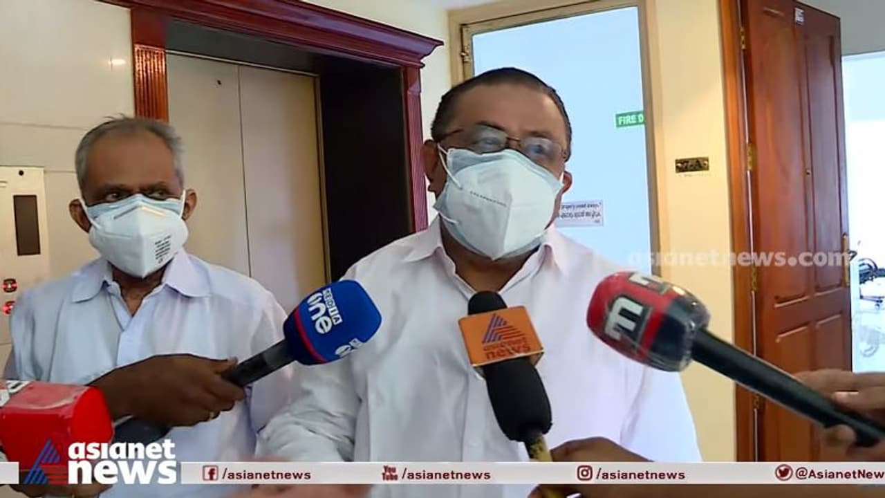 പാ‍ർട്ടിയിൽ കലാപം തുടരുന്നതിനിടെ തിരുവനന്തപുരത്ത് എ ​ഗ്രൂപ്പ് രഹസ്യയോ​ഗം