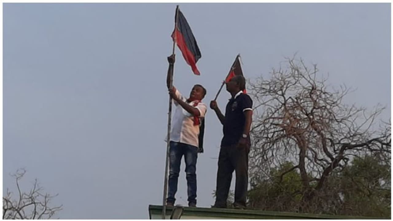 அந்த அமைச்சரால்தான் தர்மபுரியில் தண்ணி குடிக்கிறோம்... புலம்பும் திமுக உடன்பிறப்புகள்..! அந்த அமைச்சரால்தான் தர்மபுரியில் தண்ணி குடிக்கிறோம்... புலம்பும் திமுக உடன்பிறப்புகள்..!