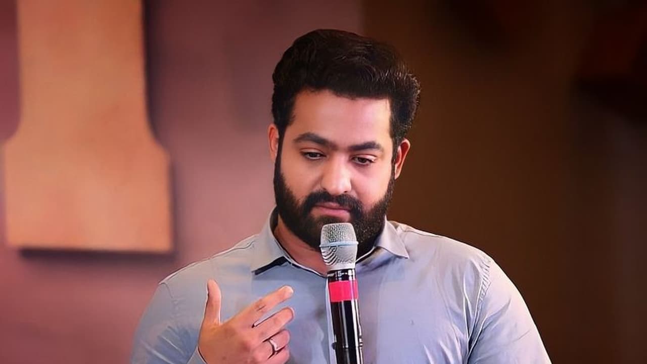 సినీ హీరో జానియర్ ఎన్టీఆర్‌కి కరోనా.. హోం క్వారంటైన్ లో ఫ్యామిలీ