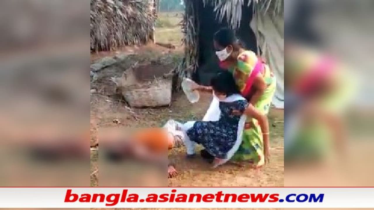 মর্মান্তিক করোনায় মৃতপ্রায় বাবার মুখে জল দিতে মায়ের সঙ্গে লড়াই অবুঝ মেয়ের, দেখুন মর্মান্তিক করোনায় মৃতপ্রায় বাবার মুখে জল দিতে মায়ের সঙ্গে লড়াই অবুঝ মেয়ের, দেখুন